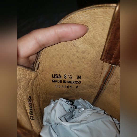 SHYANNE BEAUTIFUL BOOTS SIZE 8.5 - Picture 7 of 7